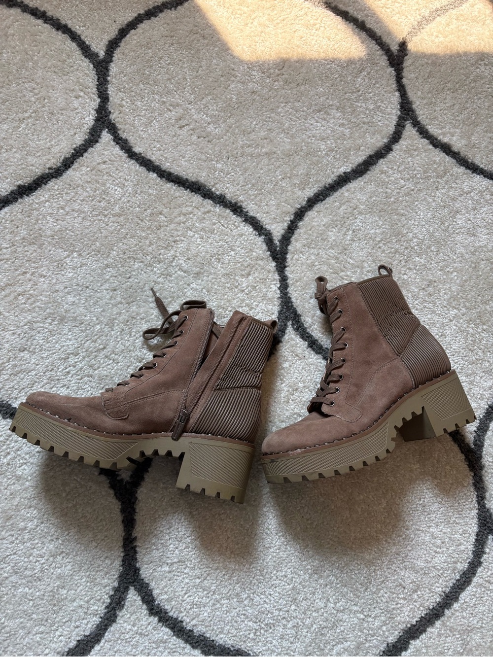 Vince Camuto Movelly Combat Boots in brown - Picture 2 of 5